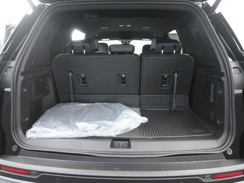 New 2026 Chevrolet Traverse LT w/ Driver Confidence Package image 8
