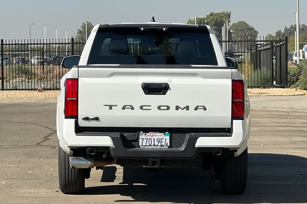 Certified 2025 Toyota Tacoma SR5 AWD/4WD image 6