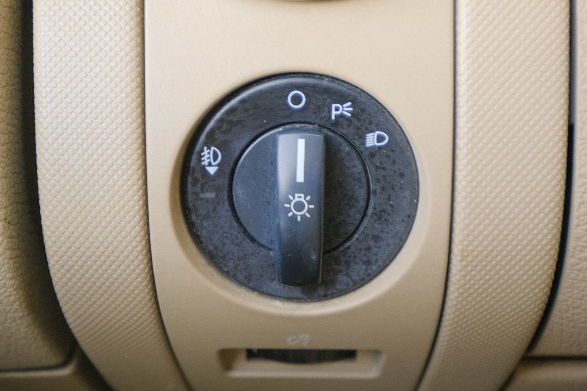 Used 2010 Ford Explorer XLT image 35