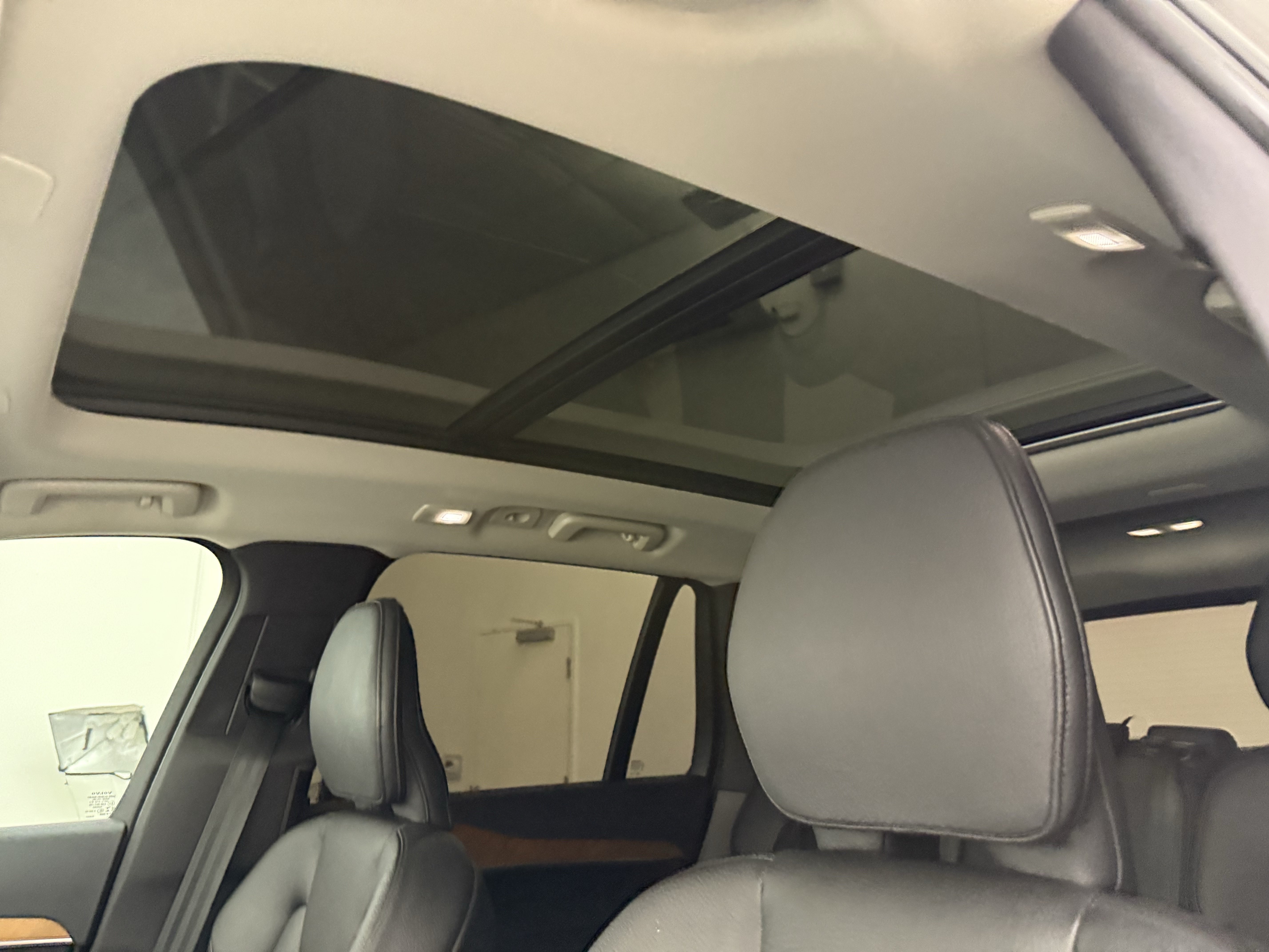 Used 2023 Volvo XC90 B6 Plus w/ Protection Package Premier AWD/4WD image 15