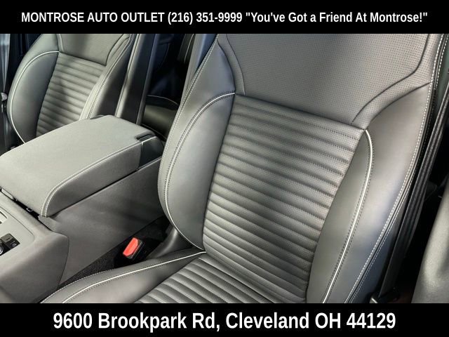 New 2024 Land Rover Discovery Dynamic SE image 20