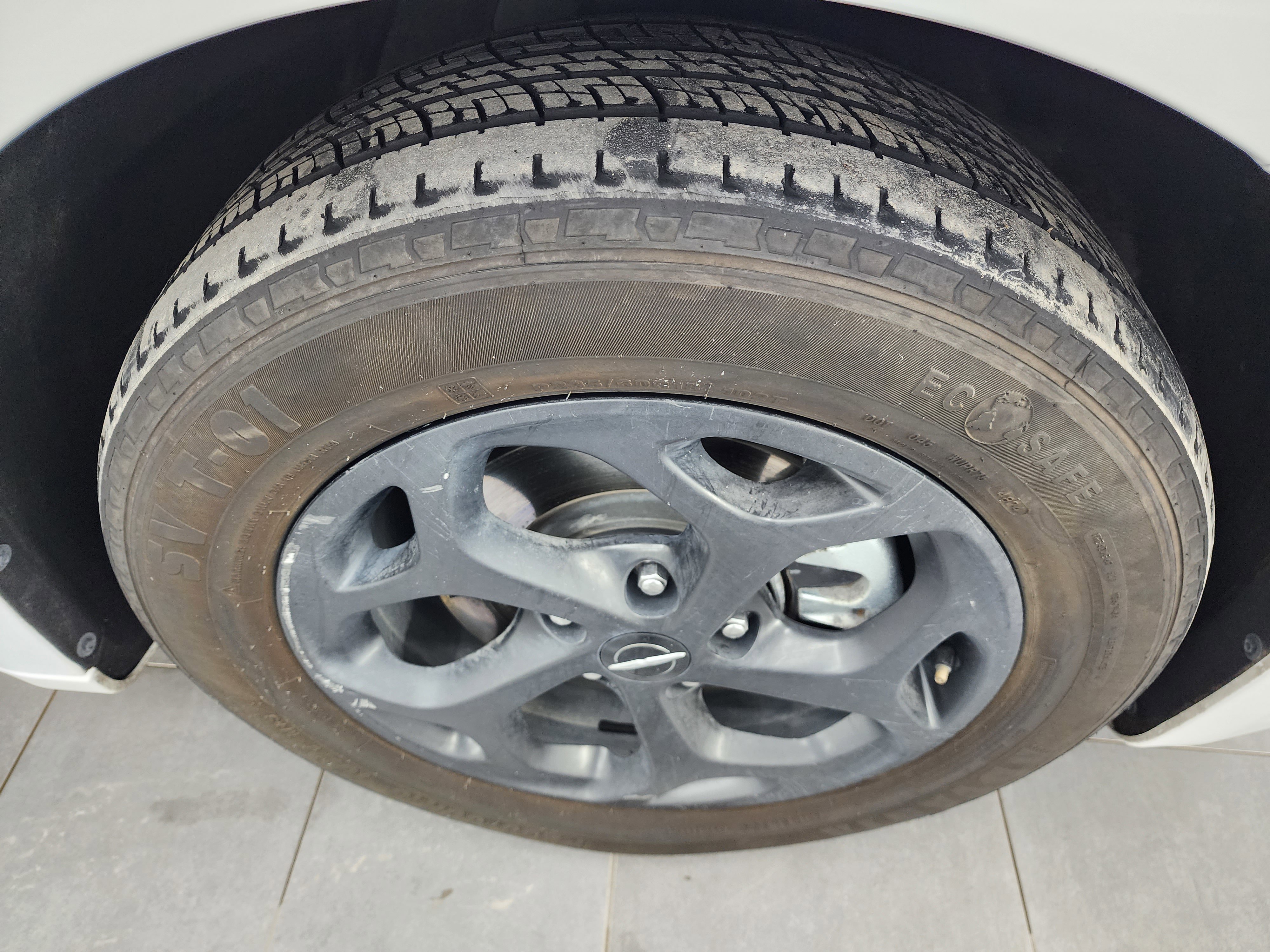 Used 2024 Chrysler Pacifica Limited image 3