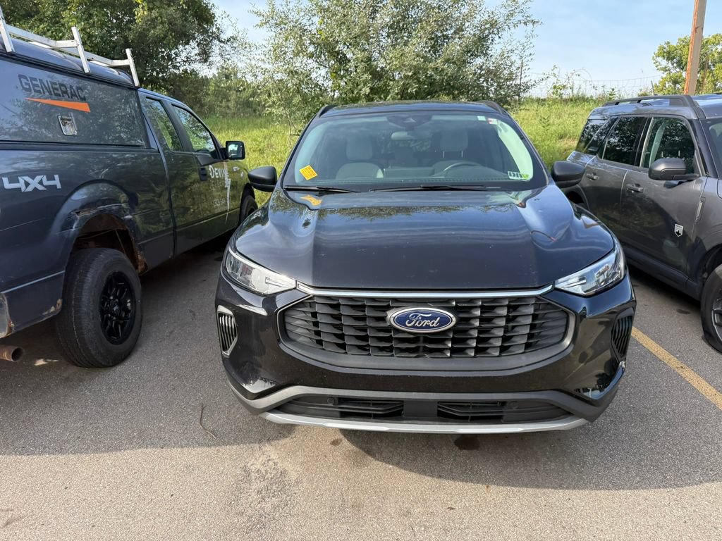 Certified 2024 Ford Escape Active w/ Tech Pack #1 AWD/4WD image 2