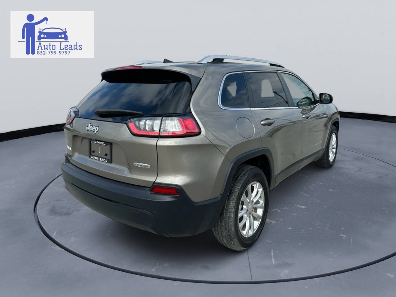 Used 2019 Jeep Cherokee Latitude w/ Popular Appearance Group FWD image 5