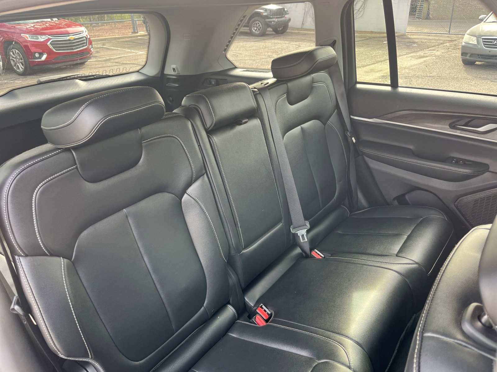 Certified 2024 Jeep Grand Cherokee Limited image 18