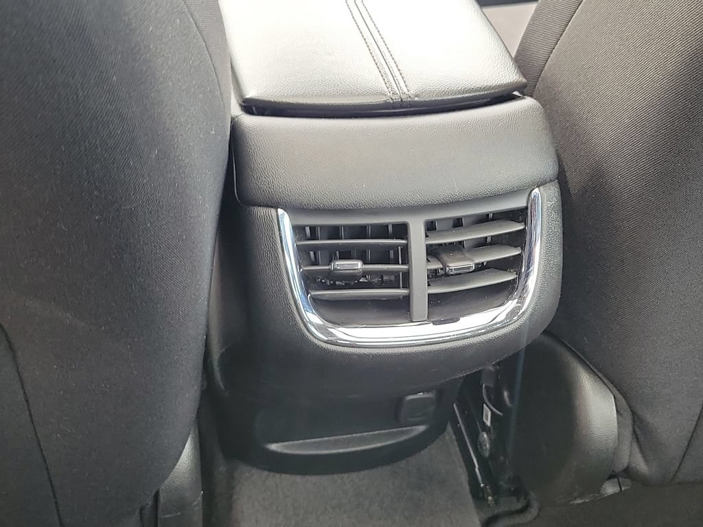 Used 2024 Chevrolet Malibu LT FWD image 13