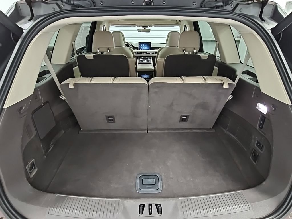 Used 2020 Lincoln Aviator Reserve w/ Equipment Group 202A image 39