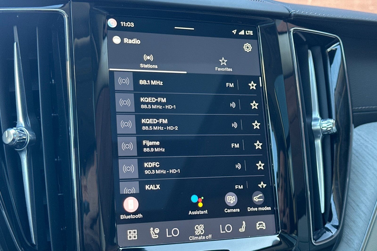 Certified 2025 Volvo XC60 T8 Ultra w/ Protection Package Premier image 21