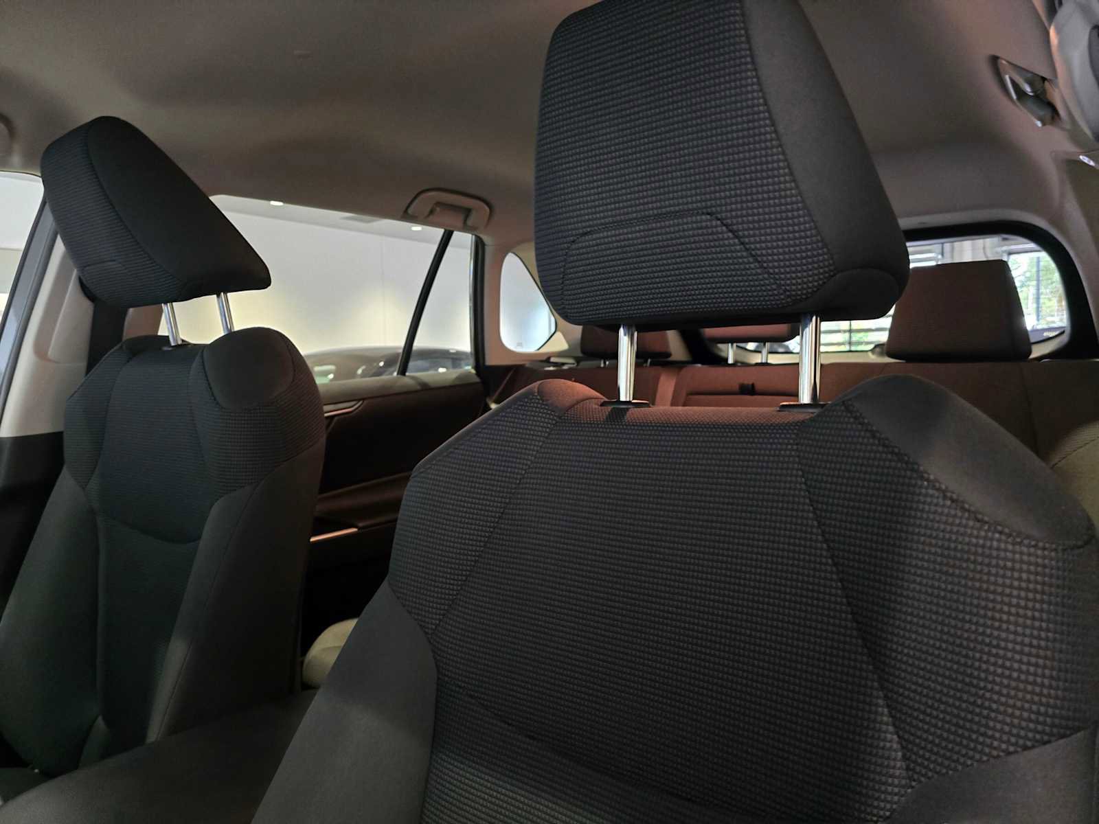 Used 2019 Toyota RAV4 LE image 25