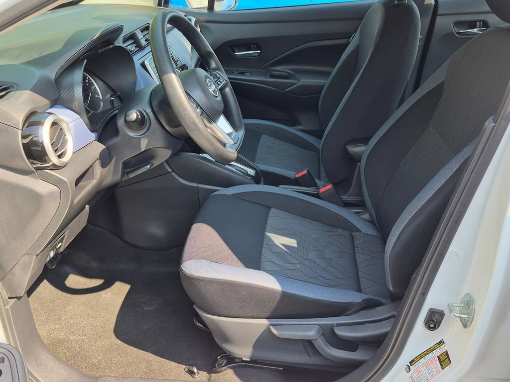 Used 2023 Nissan Versa SV FWD image 11