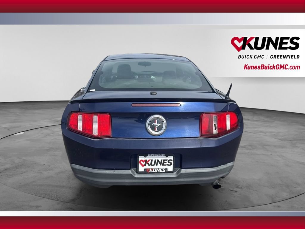 Used 2010 Ford Mustang Coupe RWD image 7
