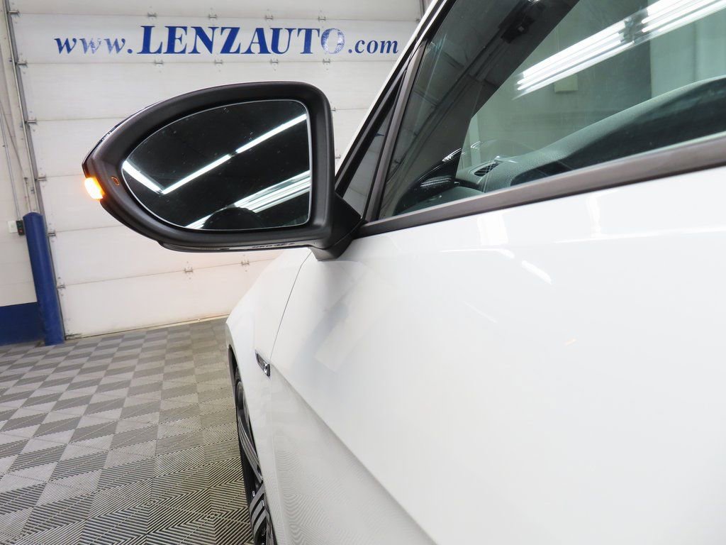 Used 2016 Volkswagen Golf R 4-Door image 52