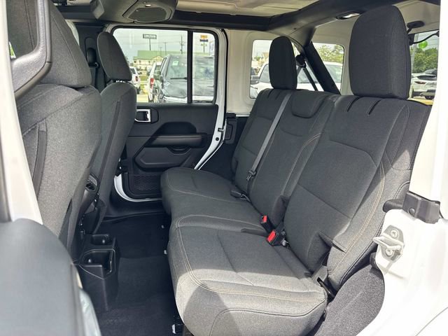Used 2024 Jeep Wrangler Unlimited Sahara AWD/4WD image 19