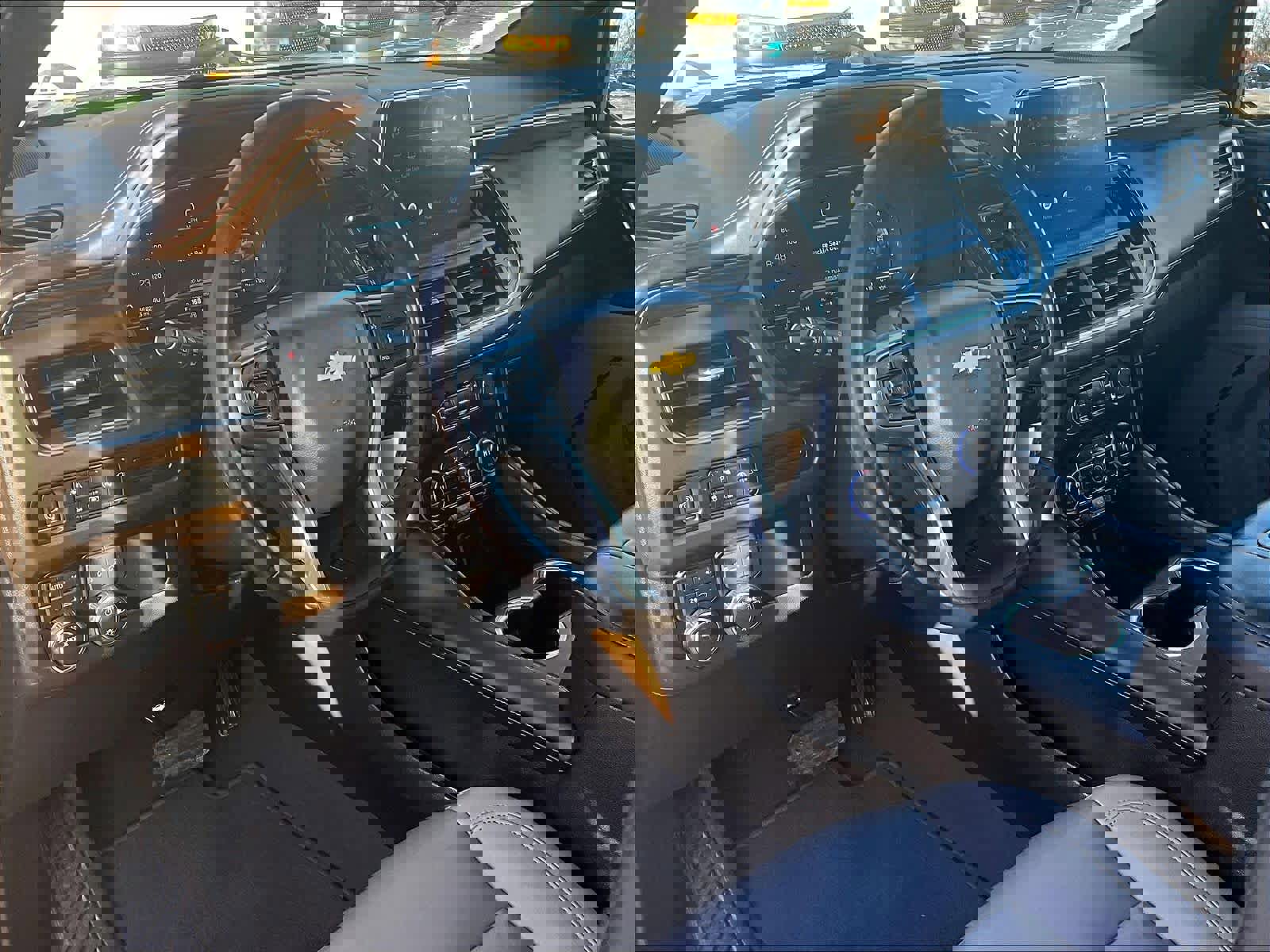 Used 2022 Chevrolet Tahoe LT w/ LT Signature Plus Package image 8