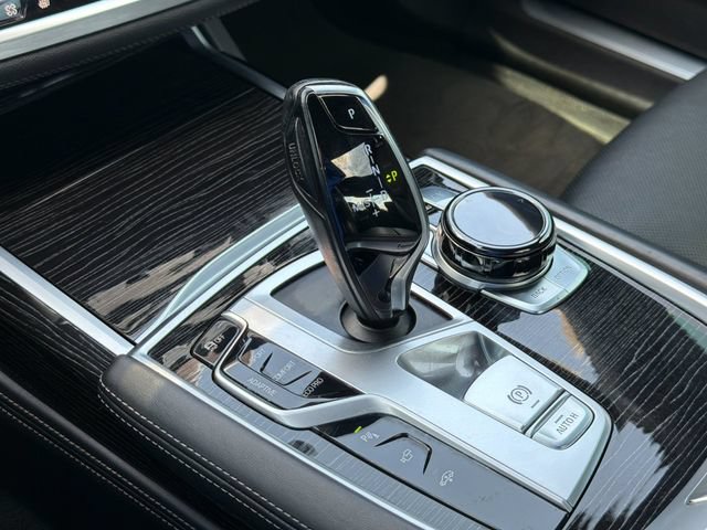 Used 2019 BMW 750i w/ Executive Package RWD image 23
