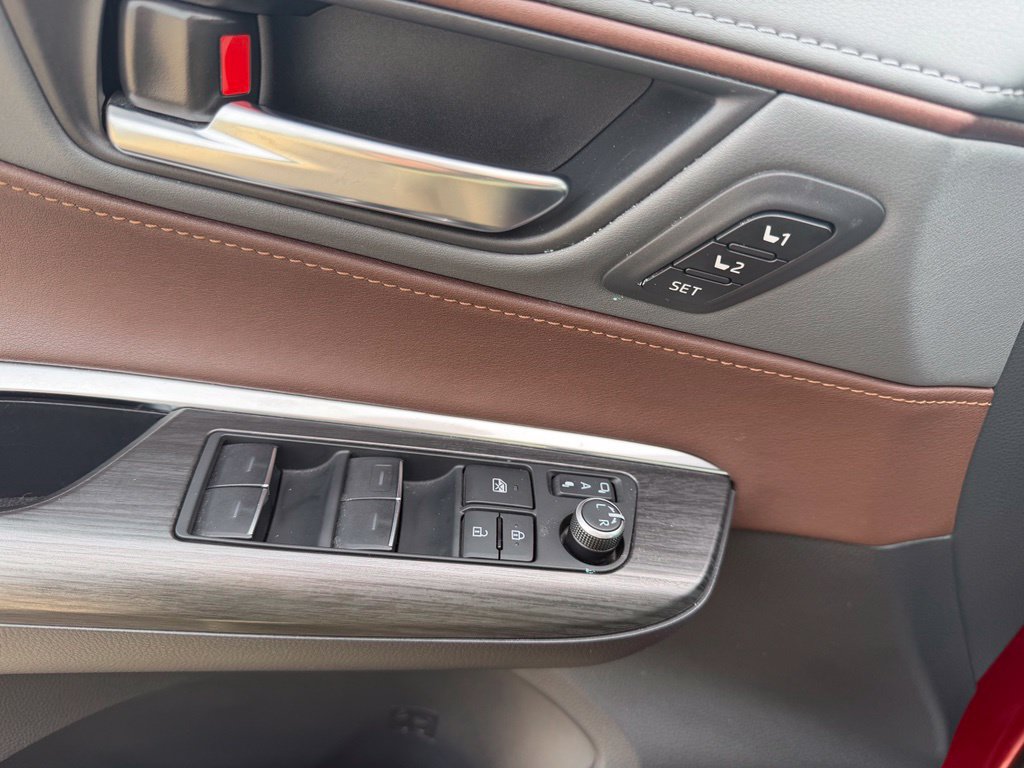 Certified 2023 Toyota Venza Limited AWD/4WD image 10