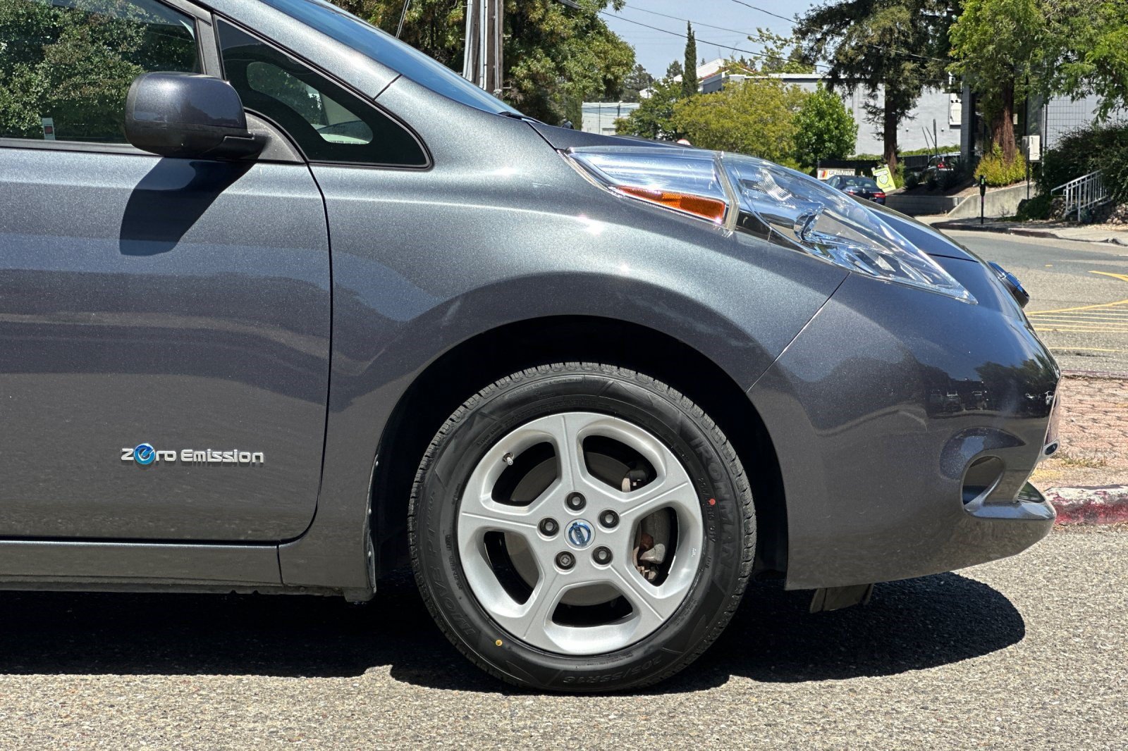 Used 2013 Nissan Leaf SV w/ LED & Quick Charge Pkg FWD image 36