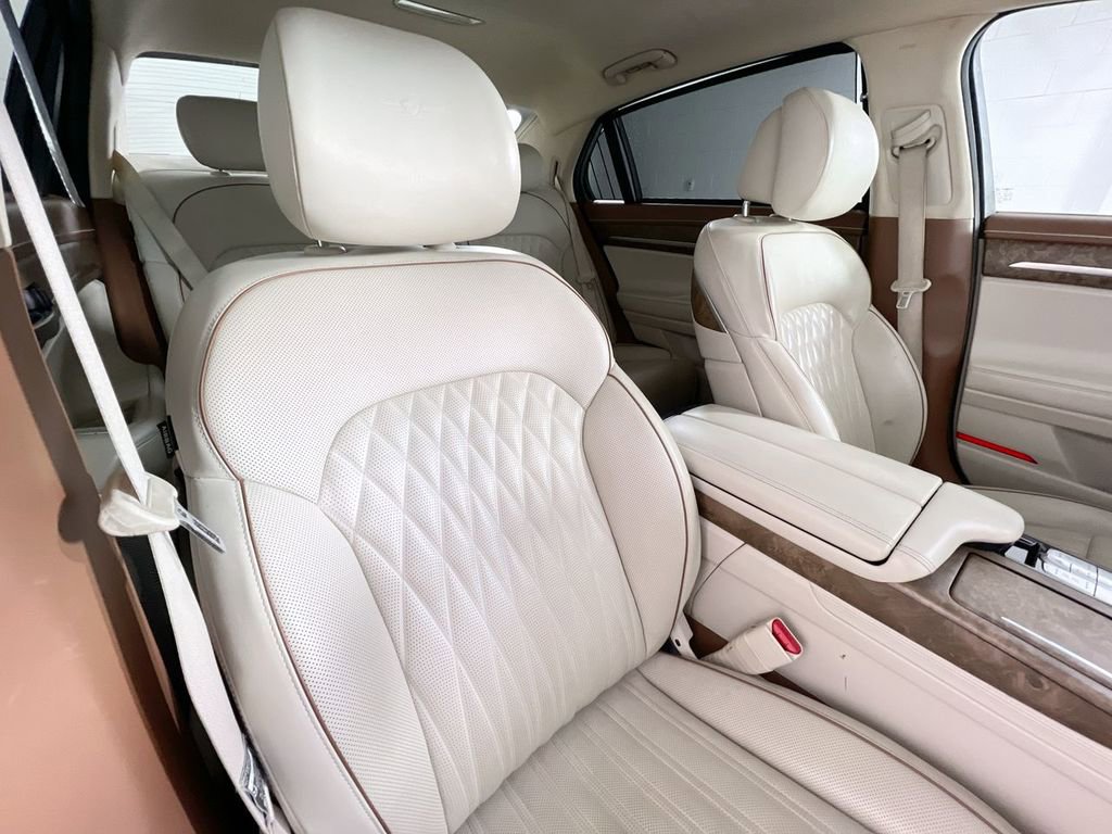 Used 2020 Genesis G90 3.3T Premium image 27