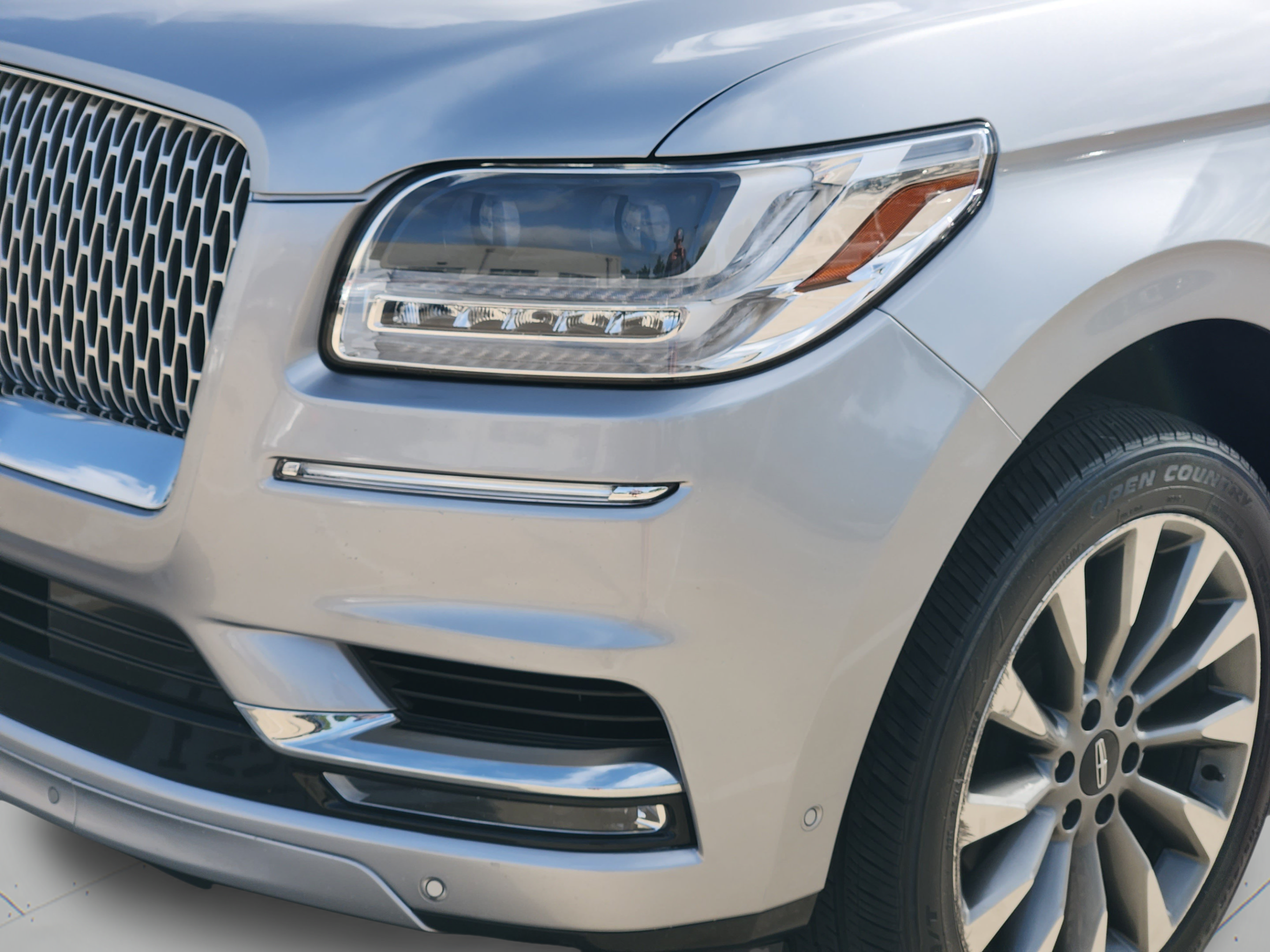 Used 2020 Lincoln Navigator L Reserve w/ Luxury Package RWD image 36