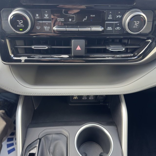 Used 2023 Toyota Highlander L image 22