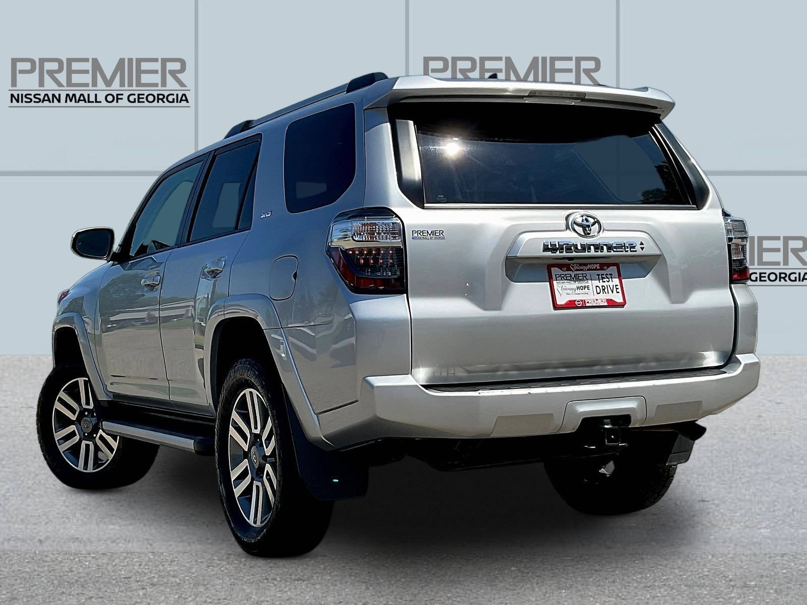 Used 2024 Toyota 4Runner SR5 AWD/4WD image 5