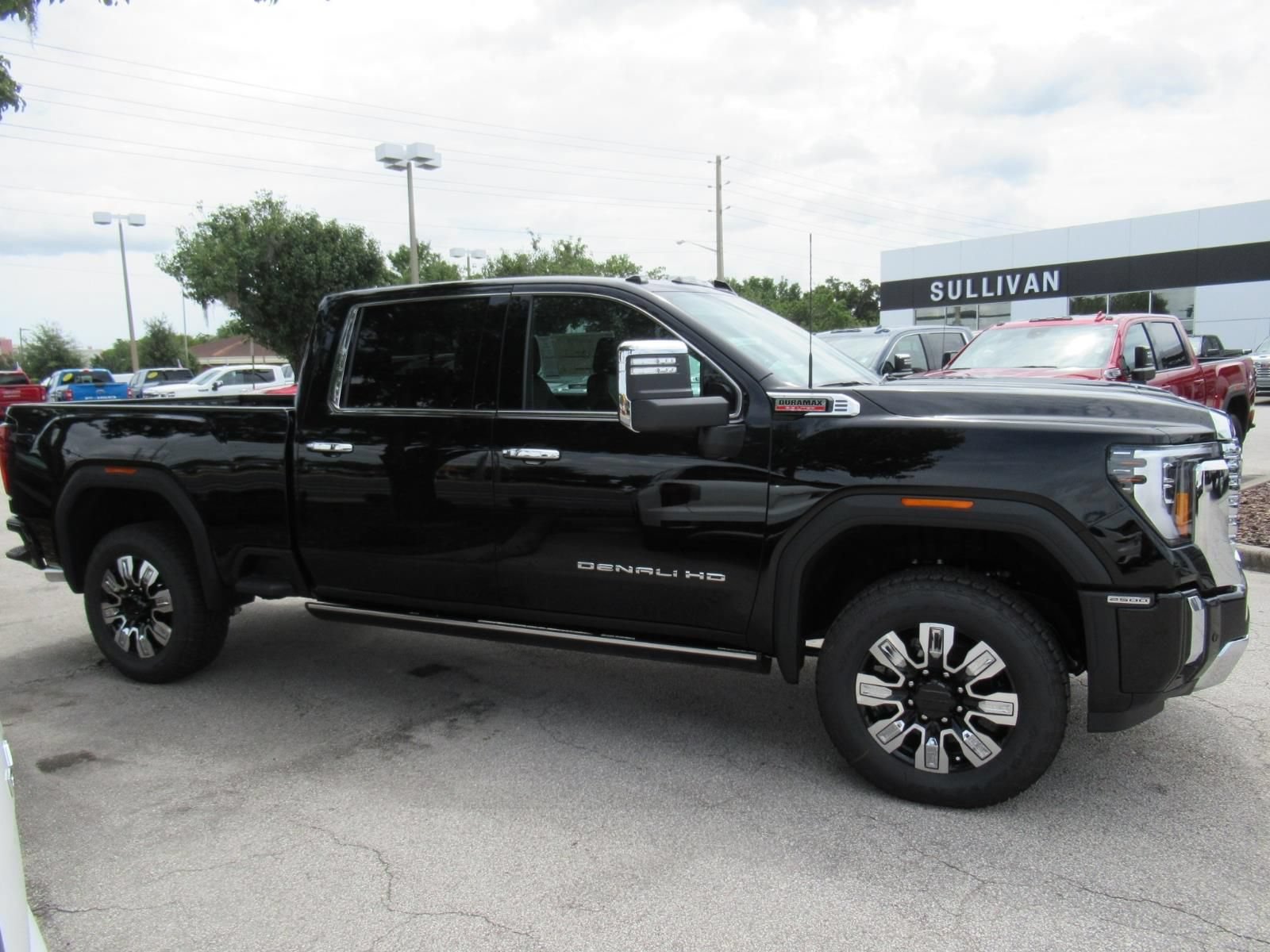 New 2026 GMC Sierra 2500 Denali w/ Denali Reserve Package AWD/4WD image 2