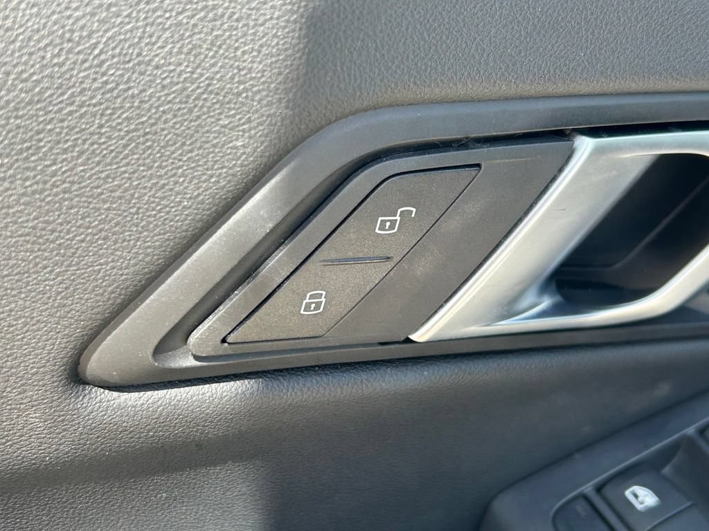 Used 2025 BMW 330i Sedan RWD image 23