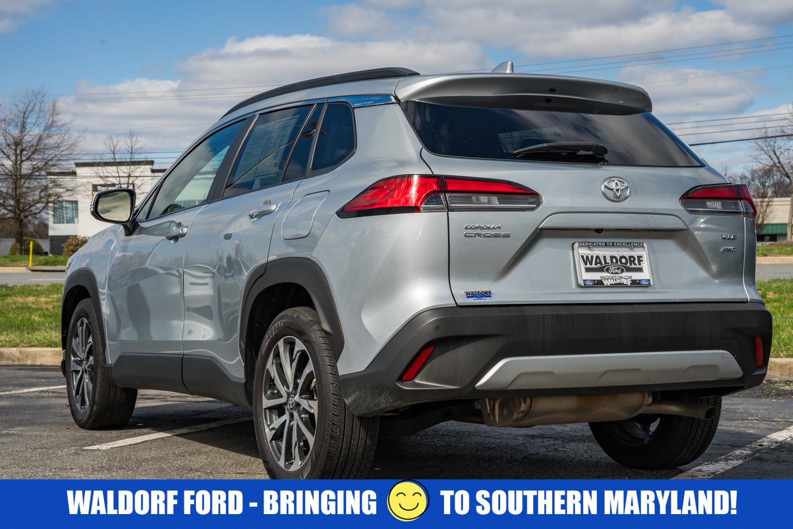 Used 2023 Toyota Corolla Cross XLE w/ Convenience Package image 5