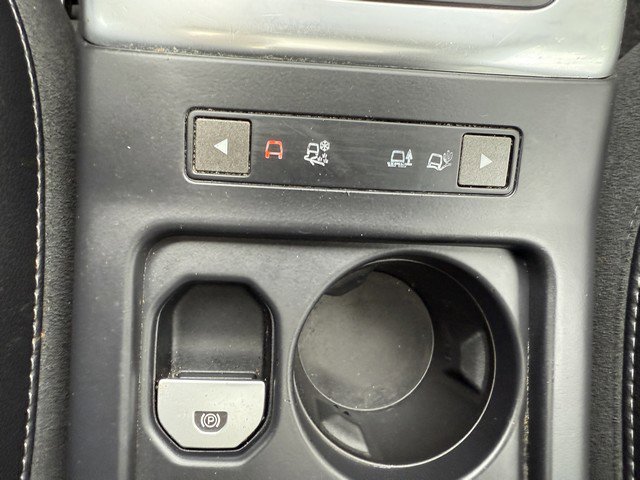 Used 2015 Land Rover LR2 image 36