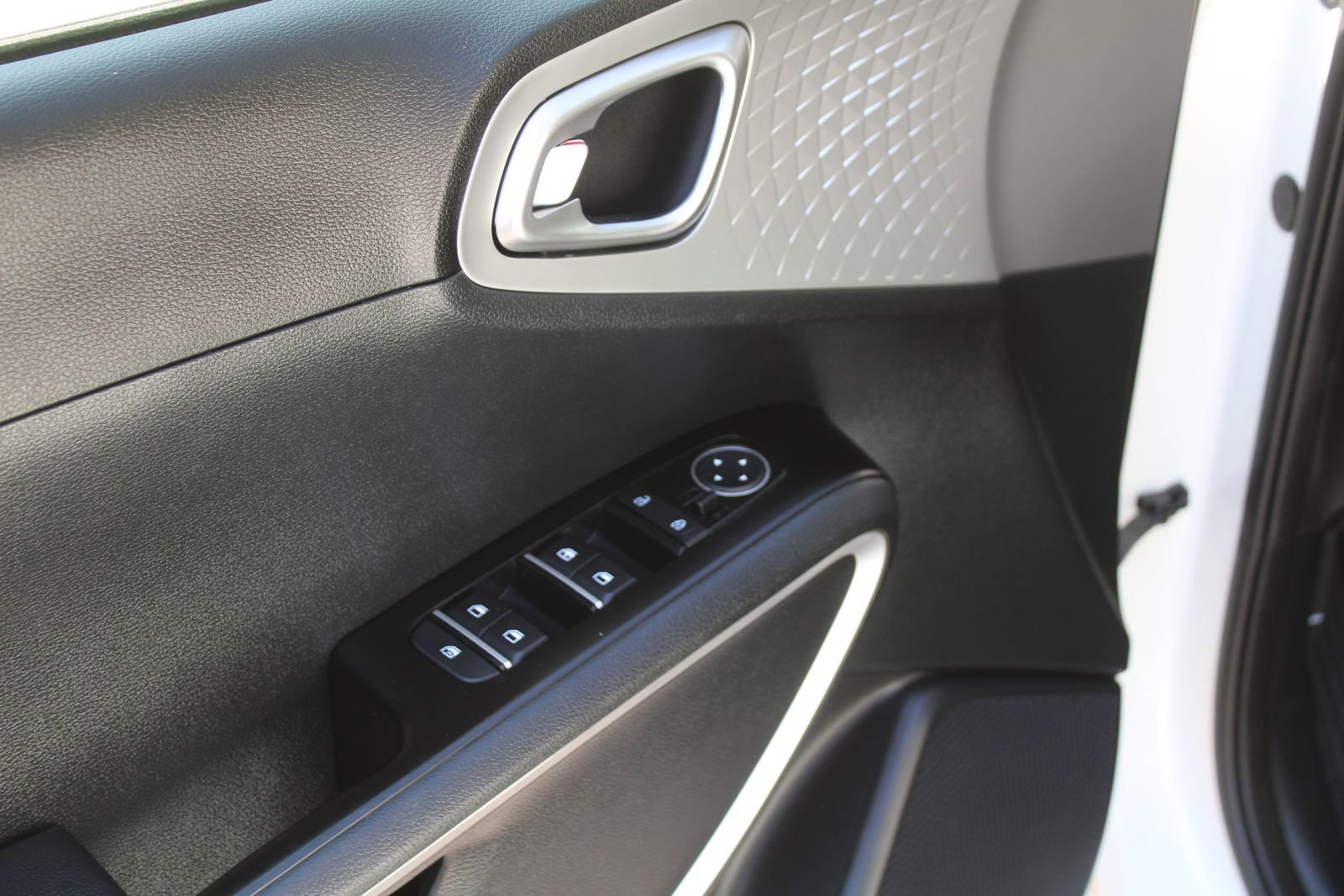 Certified 2023 Kia Soul S FWD image 18