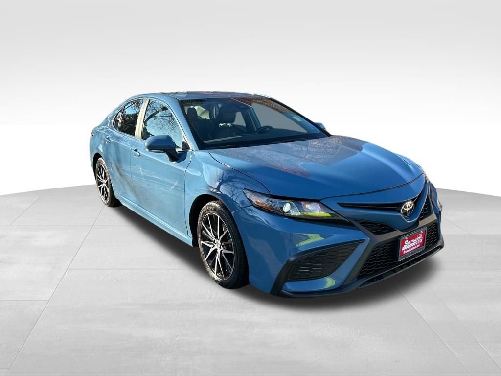 Used 2024 Toyota Camry SE image 20