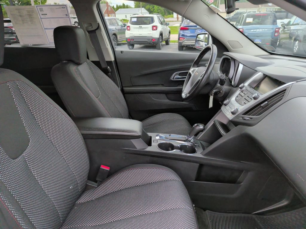 Used 2017 Chevrolet Equinox LT w/ Convenience Package AWD/4WD image 16