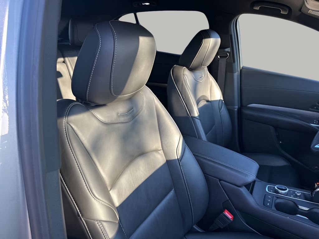 Used 2024 Cadillac XT4 Premium Luxury image 15