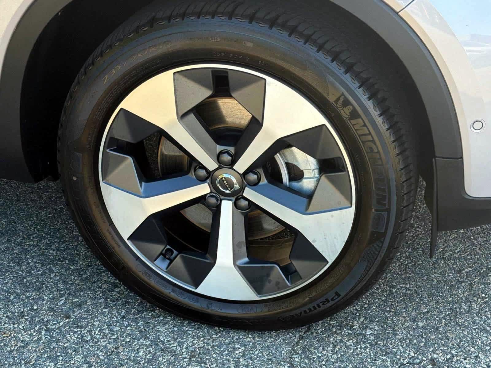 Used 2026 Volvo XC40 B5 Plus AWD/4WD image 7