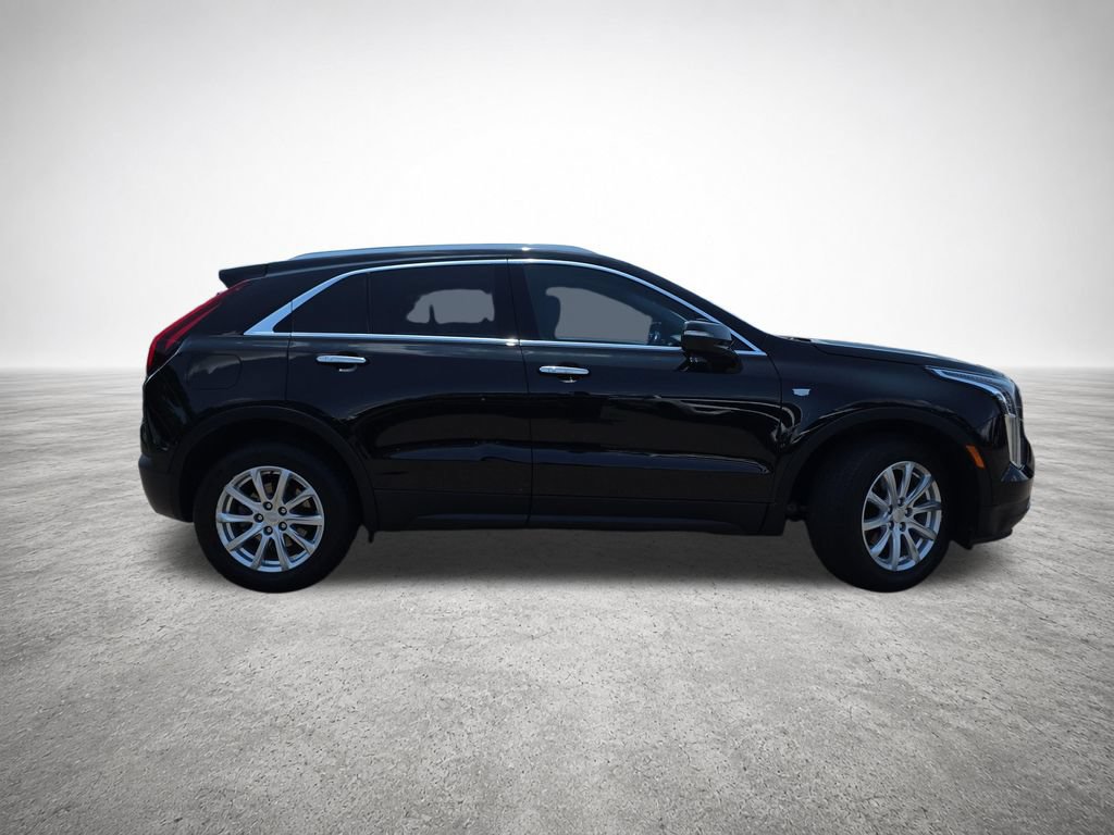 Used 2019 Cadillac XT4 Luxury w/ Cold Weather Package AWD/4WD image 9