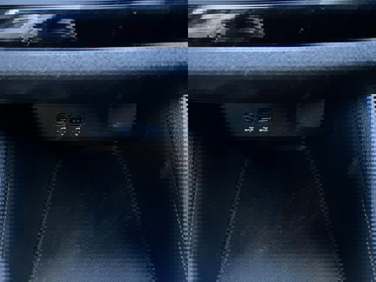 Used 2025 Buick Envista Sport Touring image 24