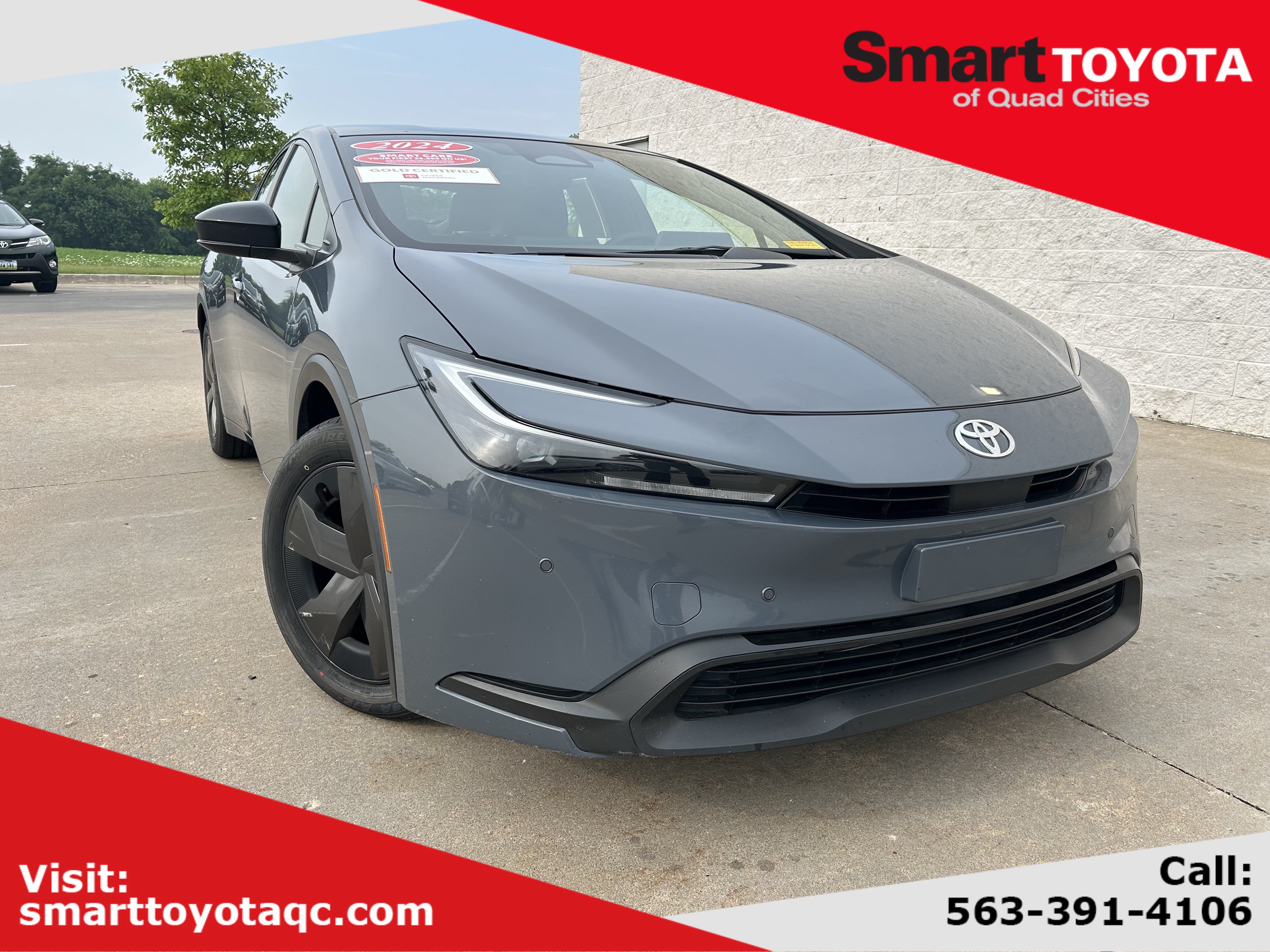 Used 2024 Toyota Prius LE FWD image 1