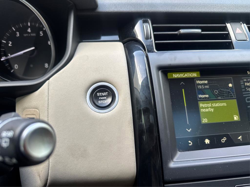 Used 2018 Land Rover Discovery SE AWD/4WD image 25