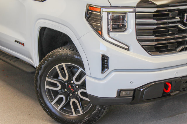 New 2026 GMC Sierra 1500 AT4 w/ AT4 Premium Package AWD/4WD image 3