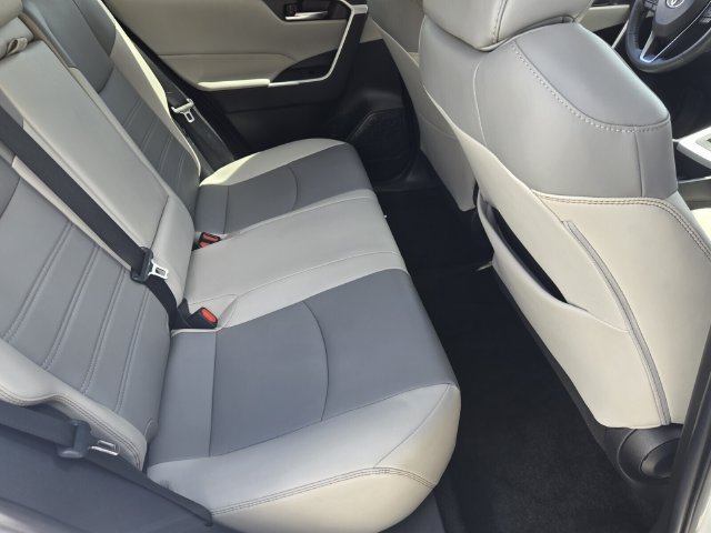 Used 2022 Toyota RAV4 XLE Premium FWD image 17