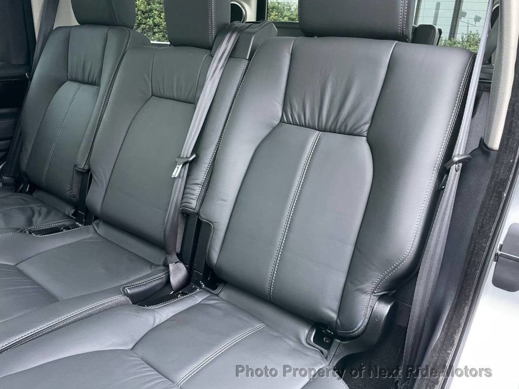 Used 2016 Land Rover LR4 HSE LUX image 13