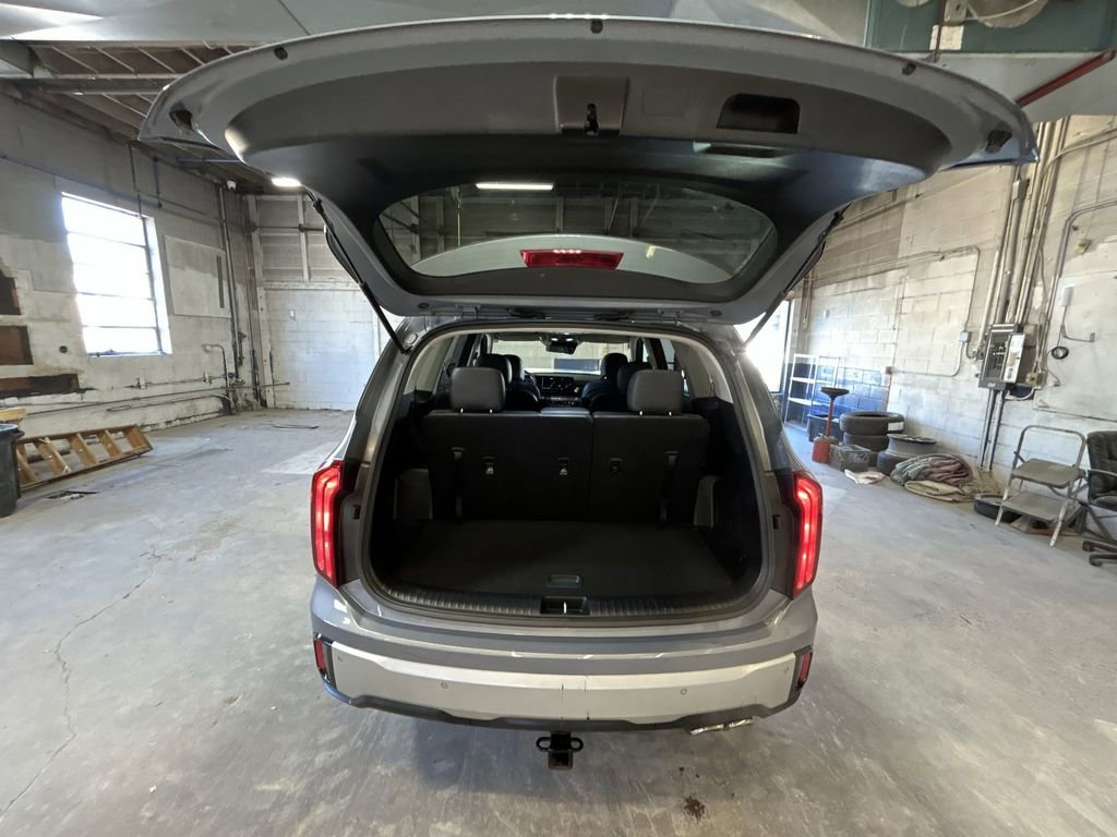 Used 2024 Kia Telluride S w/ S Sunroof Package image 25