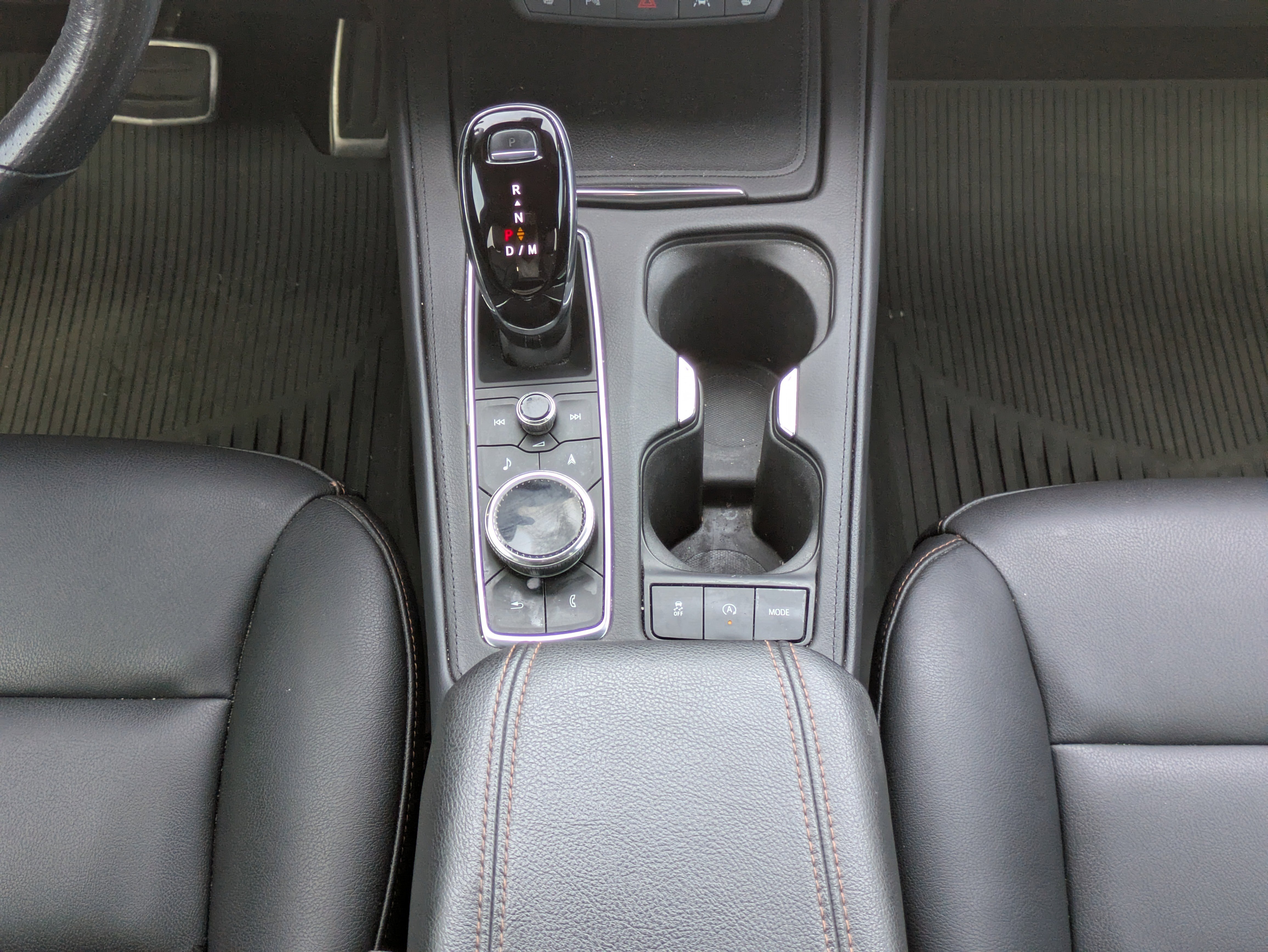 Used 2023 Cadillac XT4 Sport w/ Cold Weather Package image 6