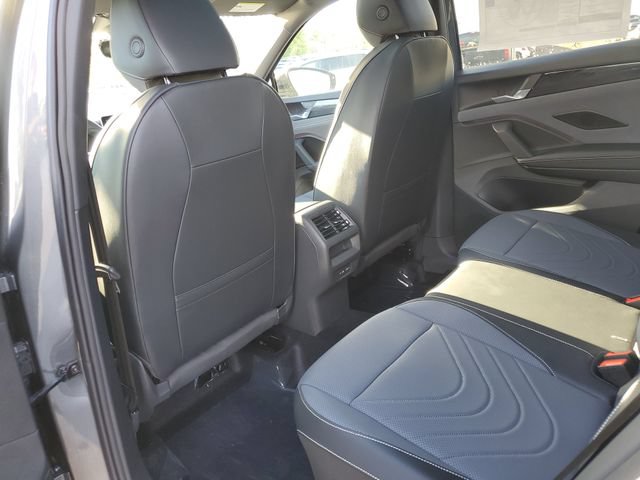New 2026 Volkswagen Tiguan SE R-Line AWD/4WD image 10