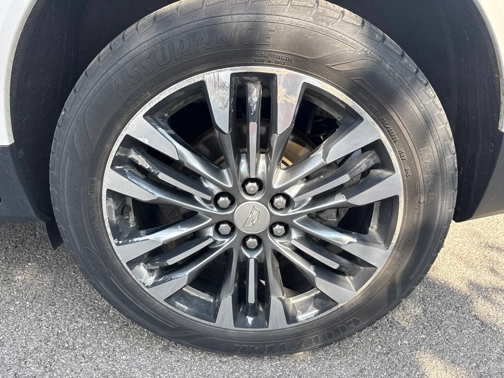 Used 2017 Cadillac XT5 Premium Luxury w/ LPO, Wheel Lock Package AWD/4WD image 7