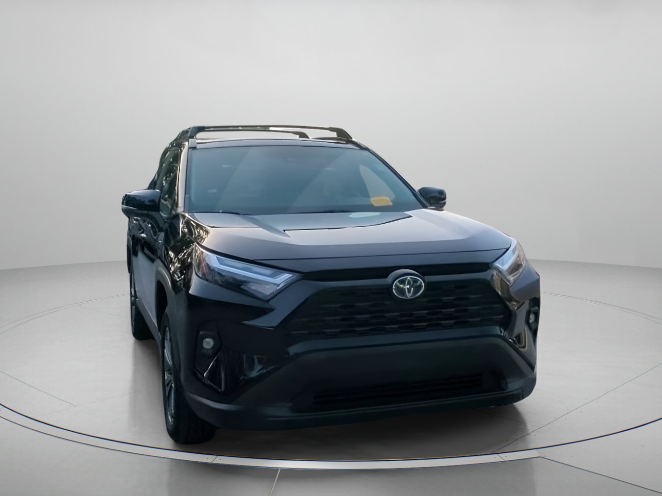 Used 2023 Toyota RAV4 XLE Premium AWD/4WD image 5