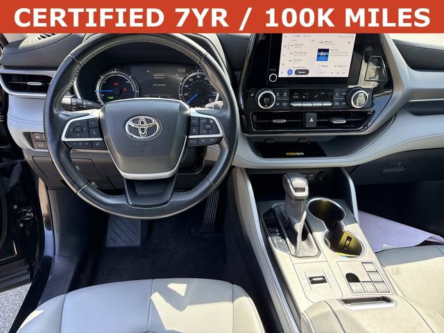 Used 2023 Toyota Highlander XLE AWD/4WD image 18
