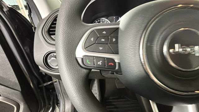 Used 2023 Jeep Renegade Latitude AWD/4WD image 15