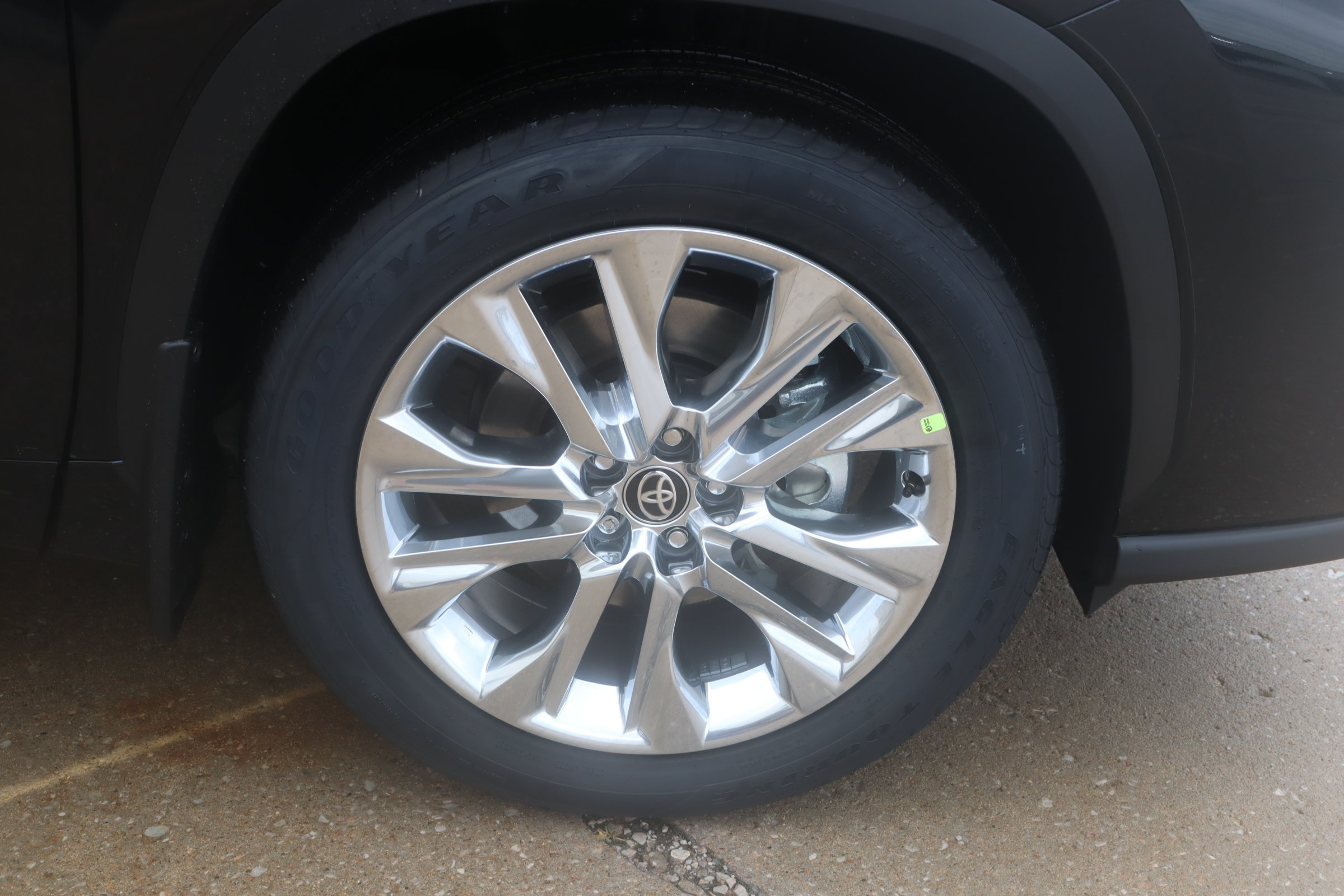 New 2026 Toyota Highlander Limited AWD/4WD image 13