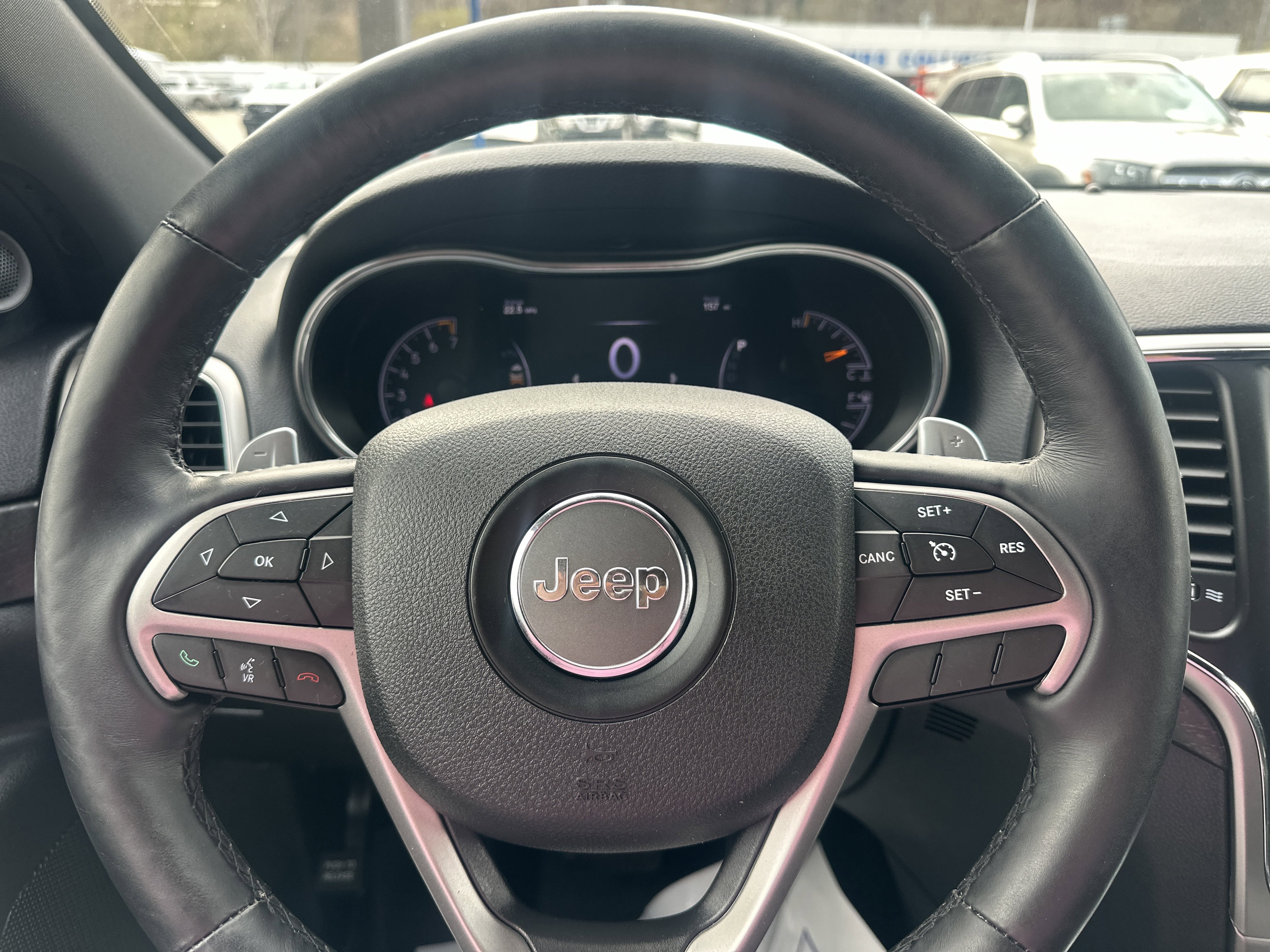 Used 2017 Jeep Grand Cherokee Altitude image 12